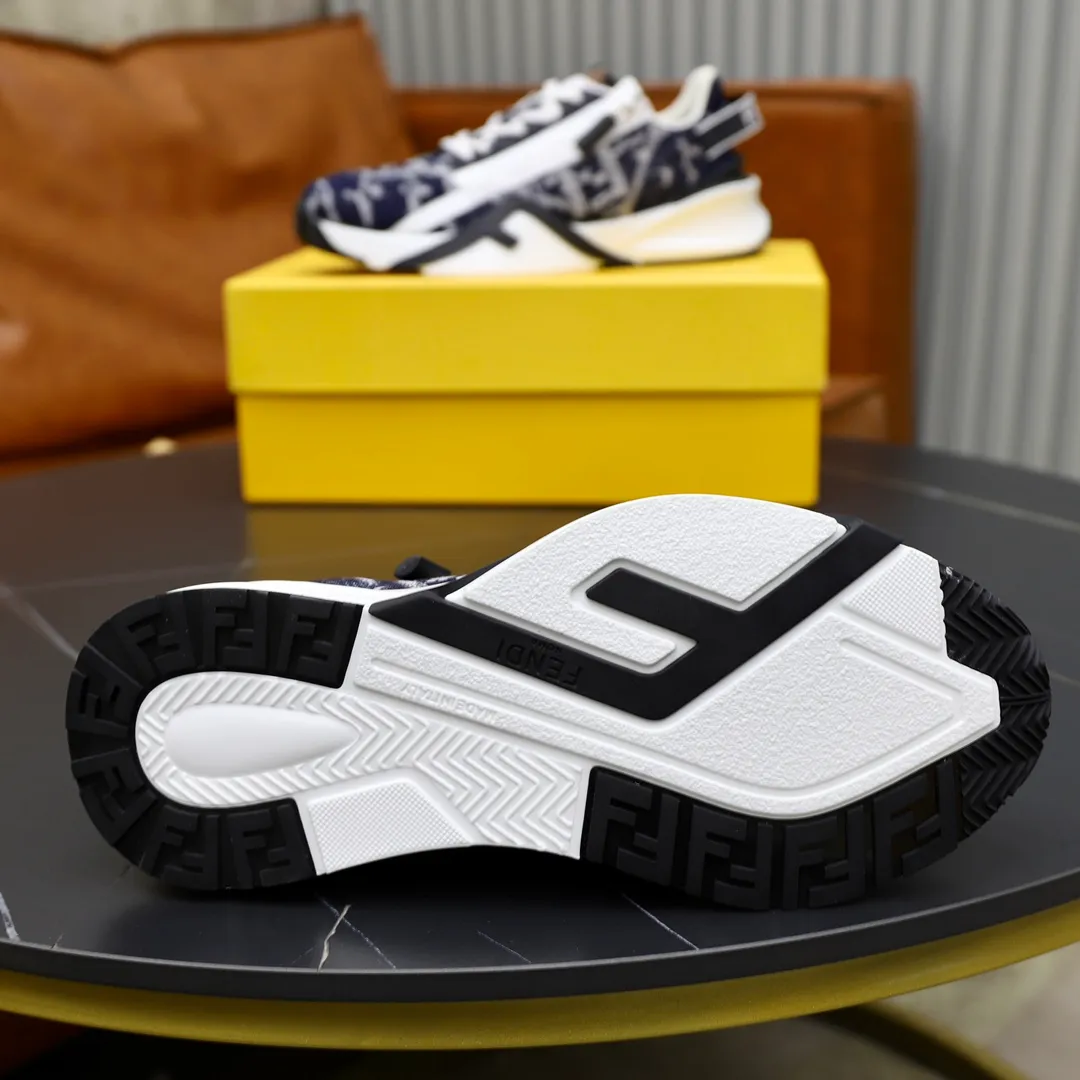 Men's shoes 280🔥 Brand: FENDI Size: 38-44 (45, 46 customized) Grade: Original quality High version Material: Imported cowhide stitching brand cloth ➕ High-quality and comfortable lining Original lightweight non-slip outsole Style category: Travel Fashion casual shoes Versatile trend